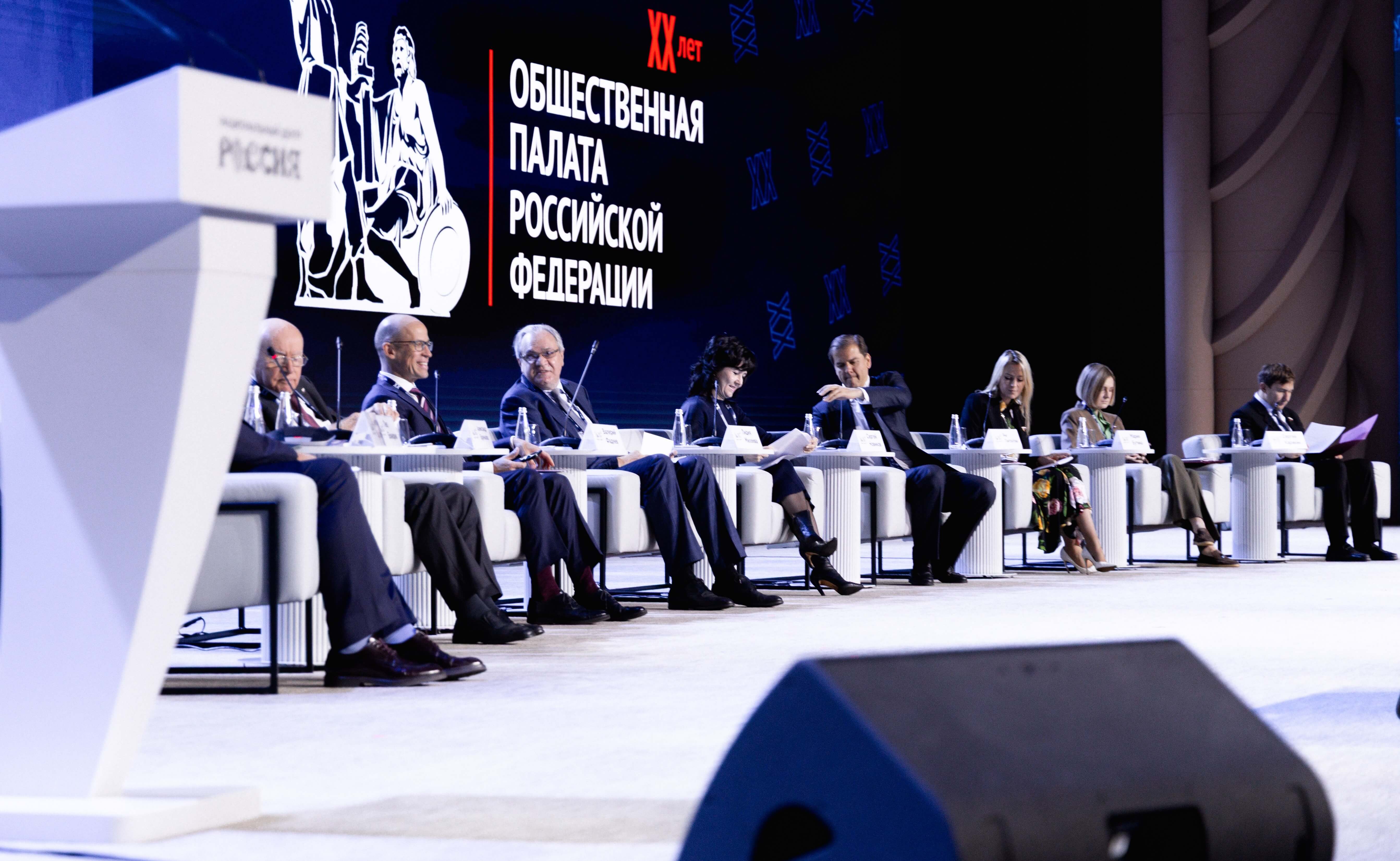 Олар қара әйелдердің есектеріне сұқпалады