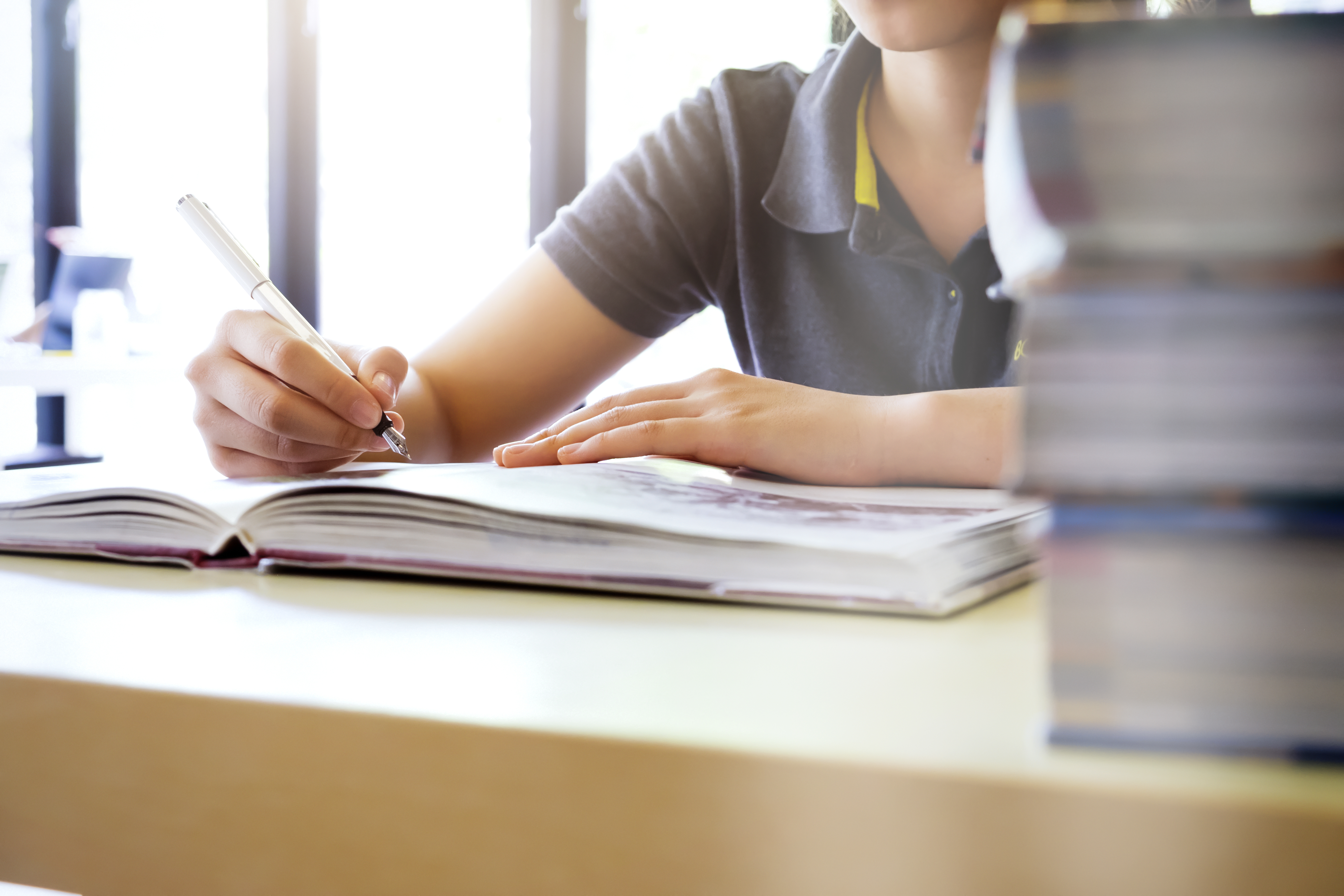 Prepare. Трудолюбие студенты. Student preparing for Exam. Study. Эксперимент письменный.